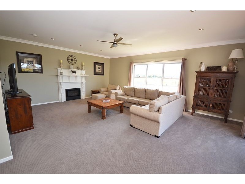 20 Wylies Road, Buninyong VIC 3357