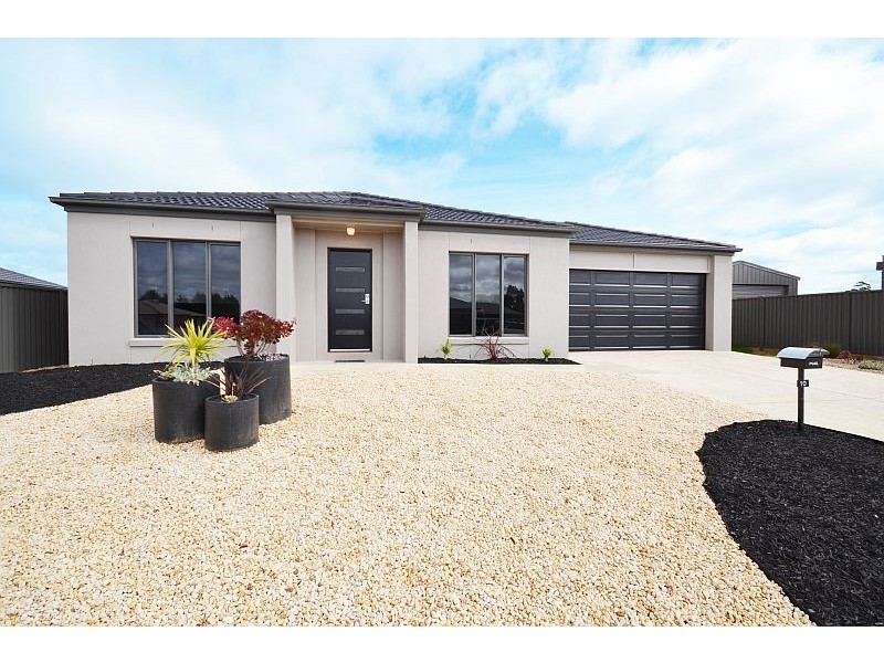 10 Holstein Close, Delacombe VIC 3356