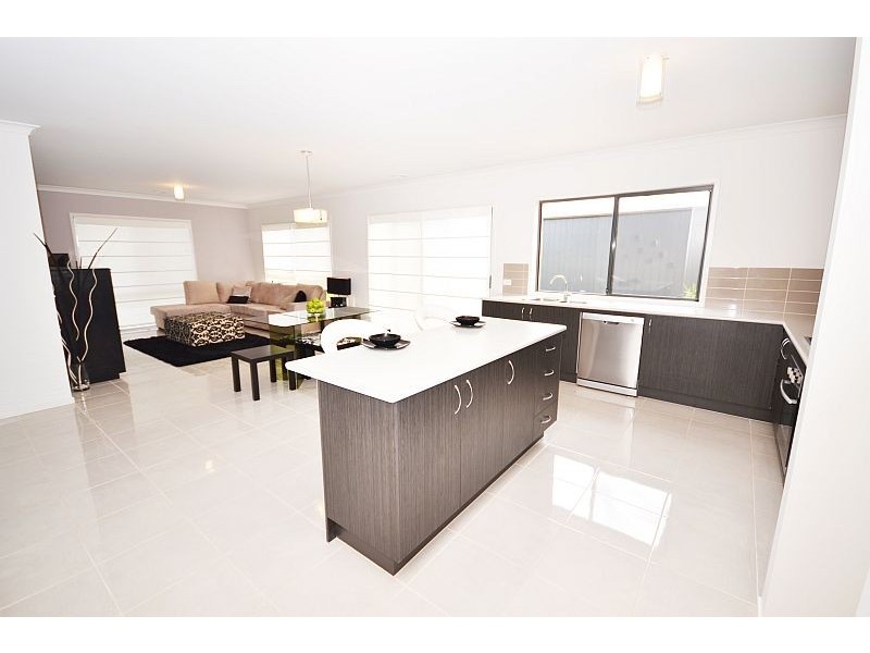 10 Holstein Close, Delacombe VIC 3356