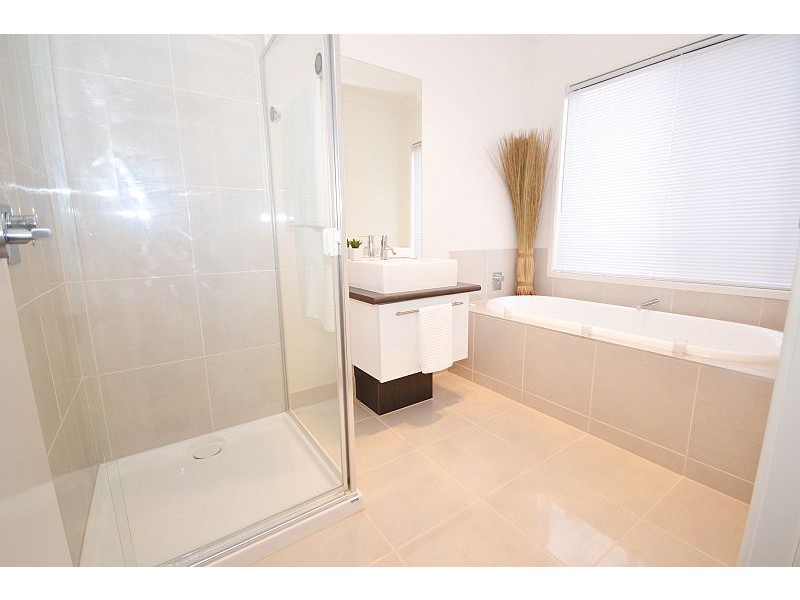 10 Holstein Close, Delacombe VIC 3356