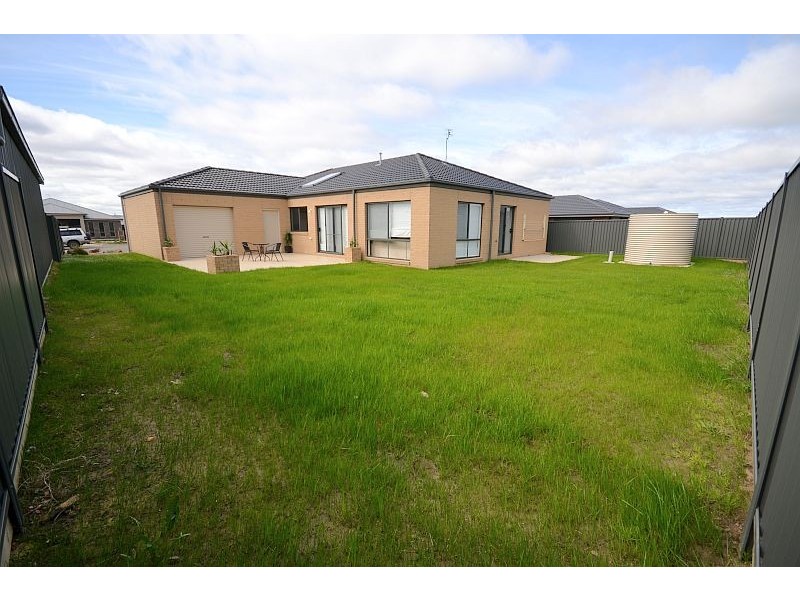 10 Holstein Close, Delacombe VIC 3356