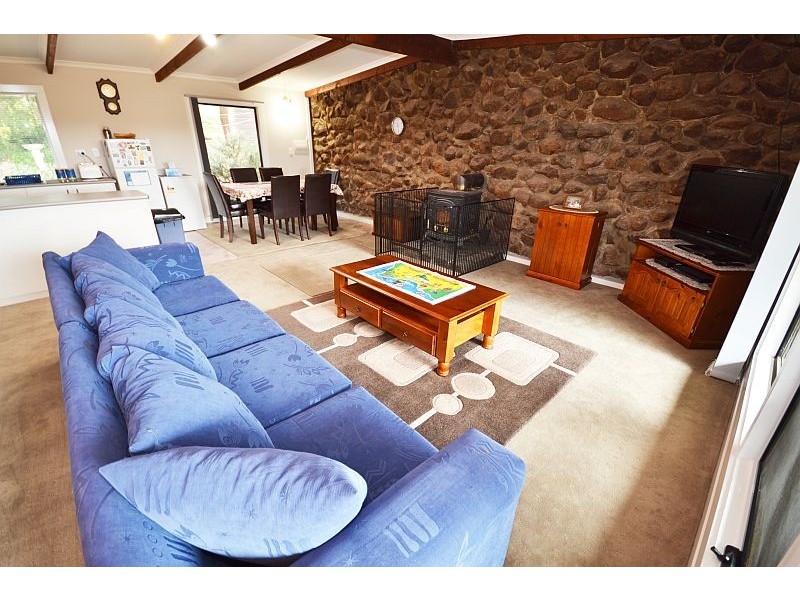 42 Milburn Road, Linton VIC 3360