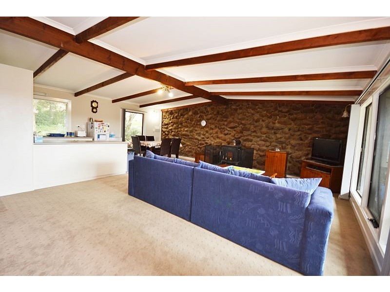 42 Milburn Road, Linton VIC 3360