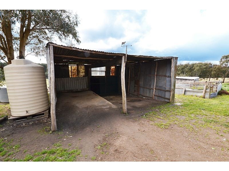 42 Milburn Road, Linton VIC 3360