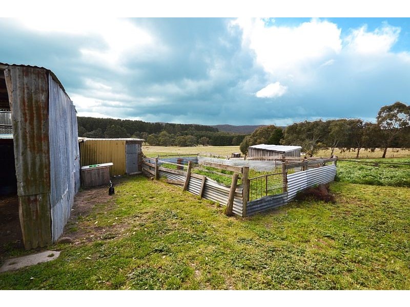 42 Milburn Road, Linton VIC 3360