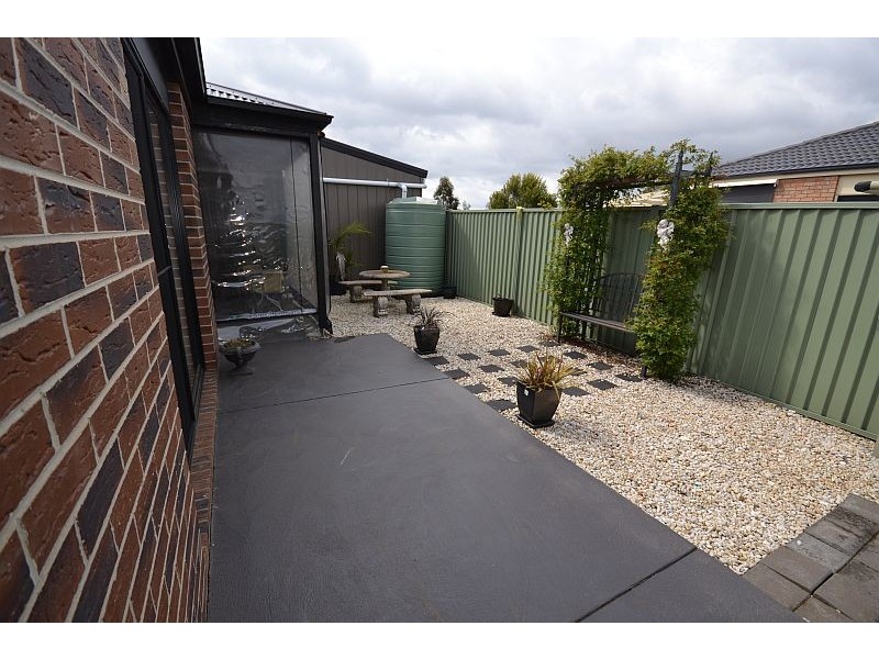 19 Lowry Crescent, Miners Rest VIC 3352