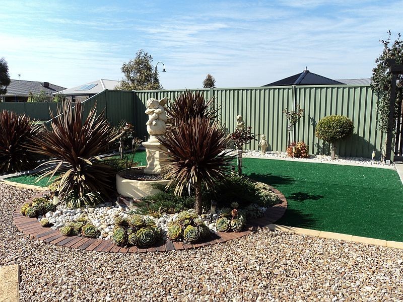 19 Lowry Crescent, Miners Rest VIC 3352