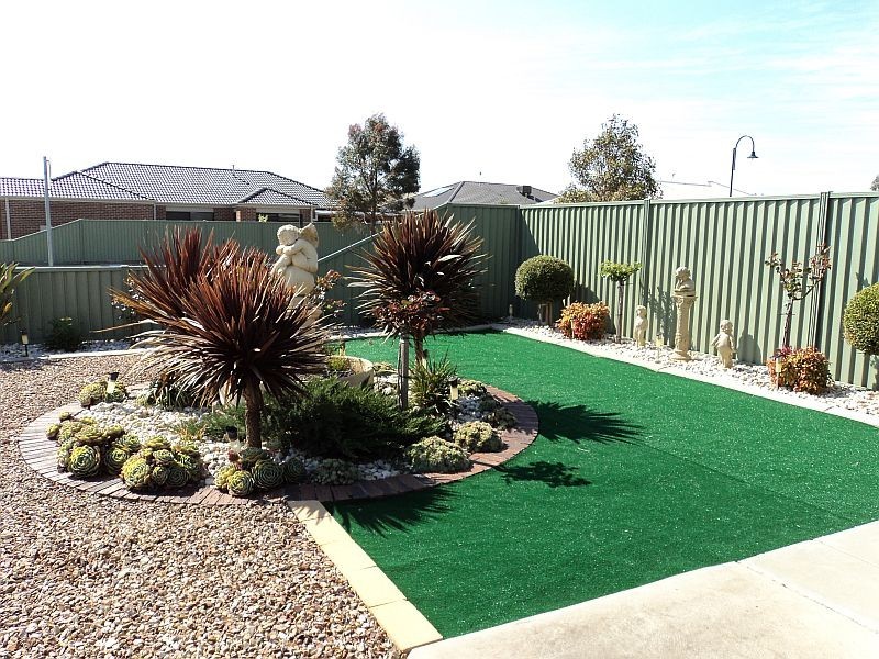 19 Lowry Crescent, Miners Rest VIC 3352
