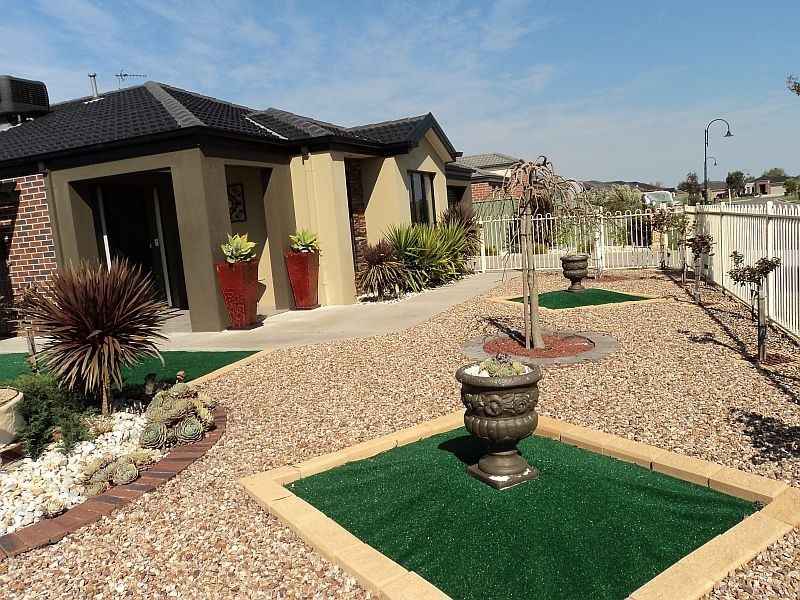 19 Lowry Crescent, Miners Rest VIC 3352