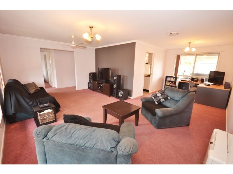 9 Regina Street, Mitchell Park VIC 3355