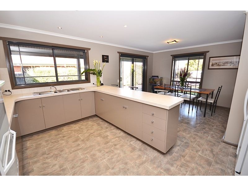 39 Shari Drive, Delacombe VIC 3356