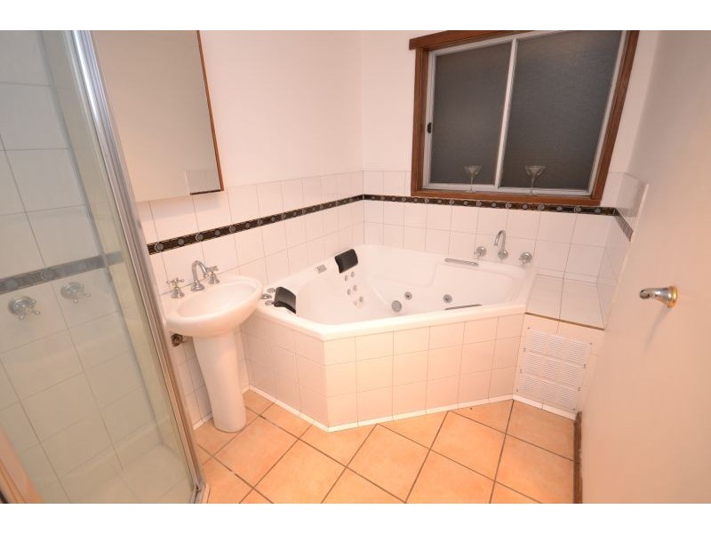 30 Club Crescent, Invermay Park VIC 3350