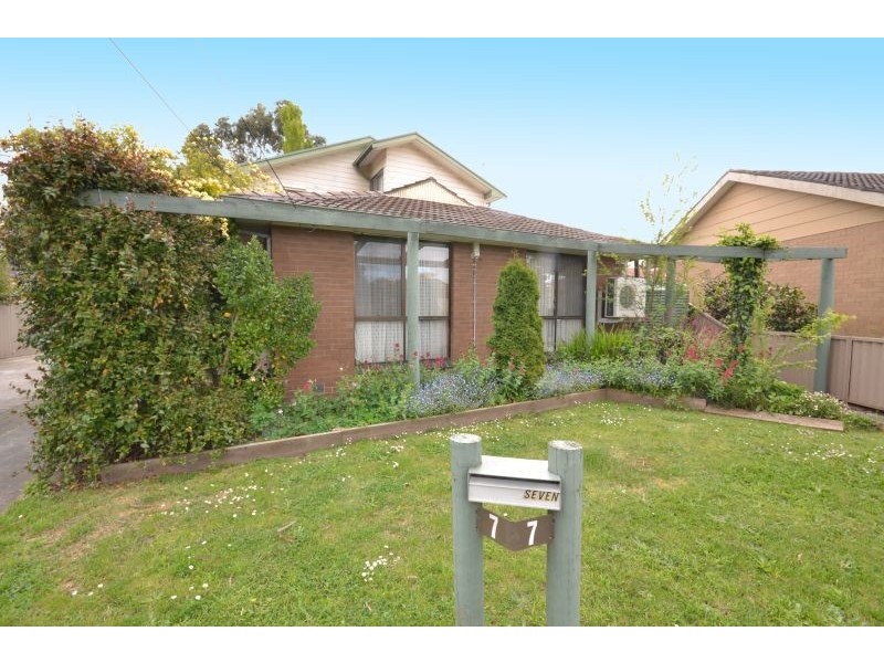 7 Lewis Court, Sebastopol VIC 3356