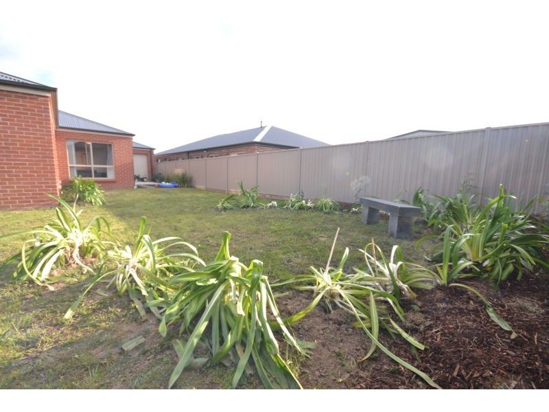 24 Ilvia Way, Sebastopol VIC 3356