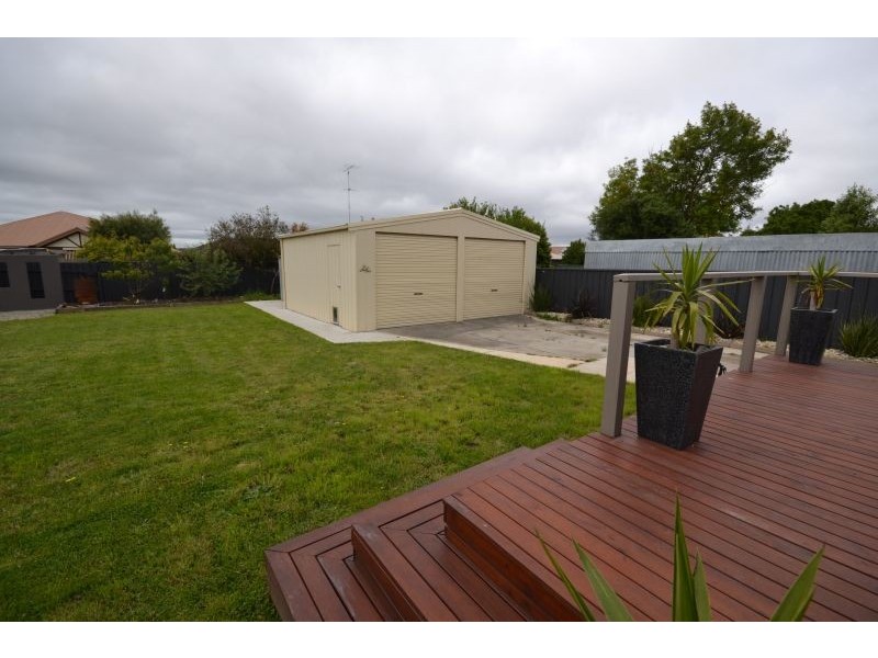 26 Eton Street, Wendouree VIC 3355
