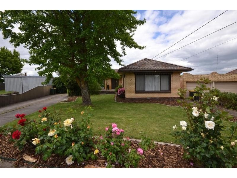 34 Oak Street, Wendouree VIC 3355