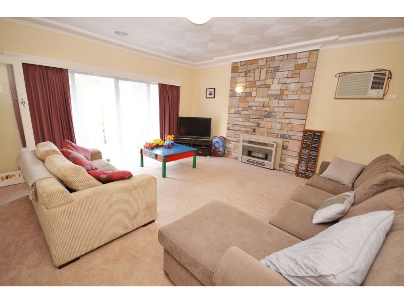 34 Oak Street, Wendouree VIC 3355