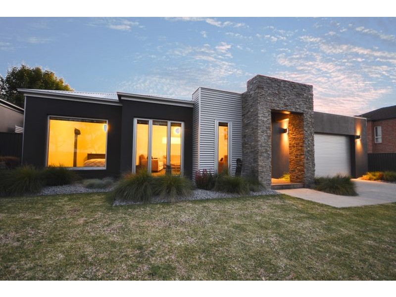 1903 Sturt Street, Alfredton VIC 3350