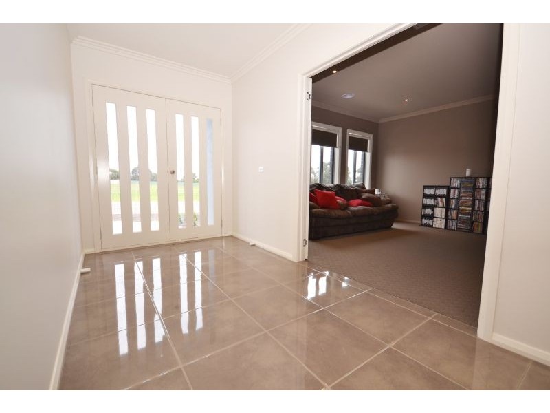 2 Bult Close, Miners Rest VIC 3352