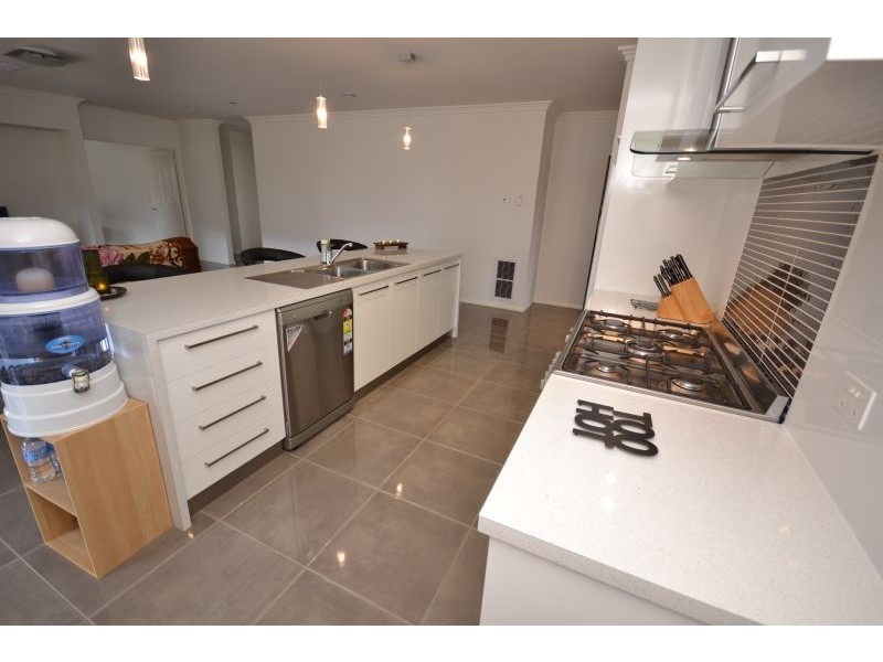 2 Bult Close, Miners Rest VIC 3352