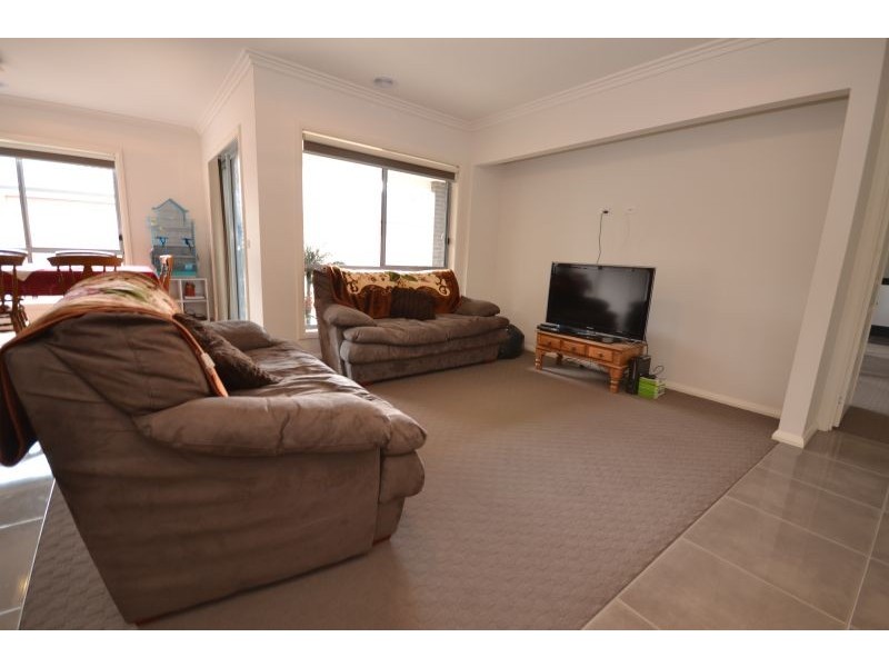 2 Bult Close, Miners Rest VIC 3352