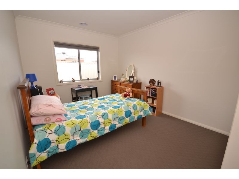 2 Bult Close, Miners Rest VIC 3352