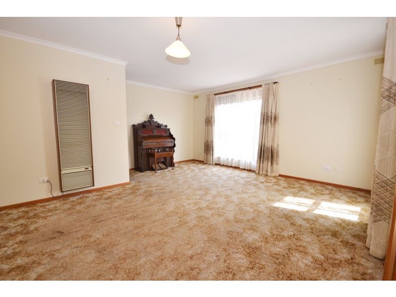 34 Cromwell Street, Sebastopol VIC 3356