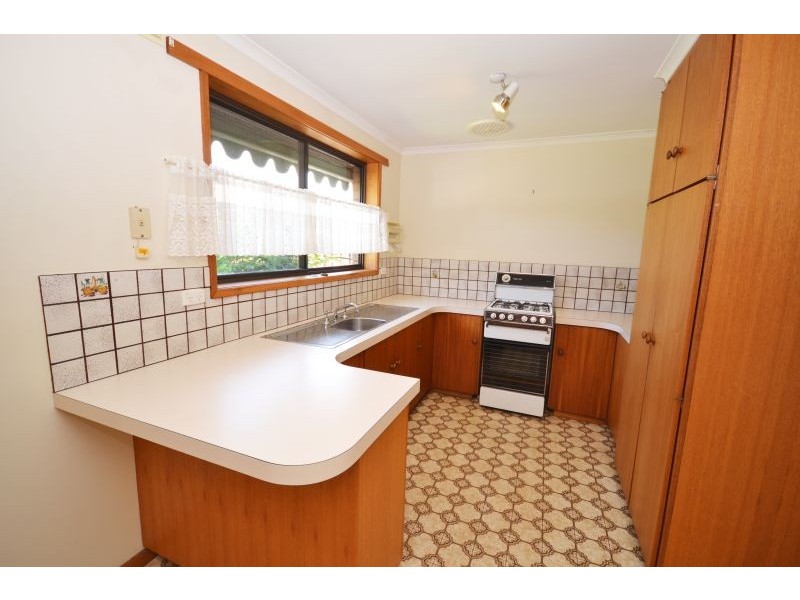 34 Cromwell Street, Sebastopol VIC 3356