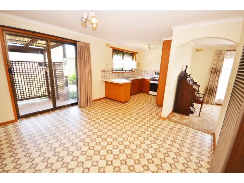 34 Cromwell Street, Sebastopol VIC 3356