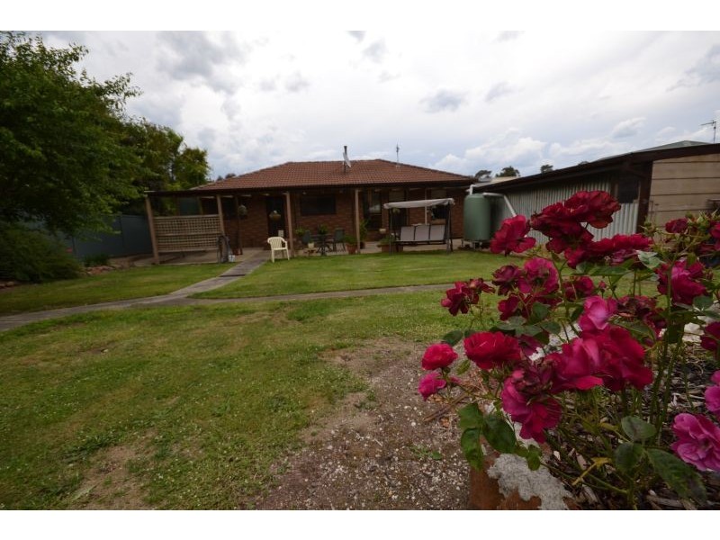 10 Caddy Drive, Creswick VIC 3363