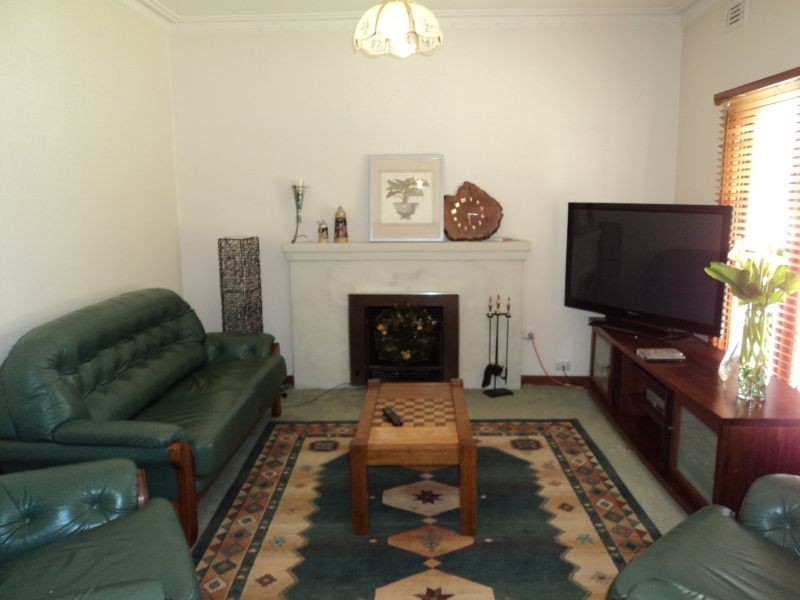 16 College Street, Wendouree VIC 3355