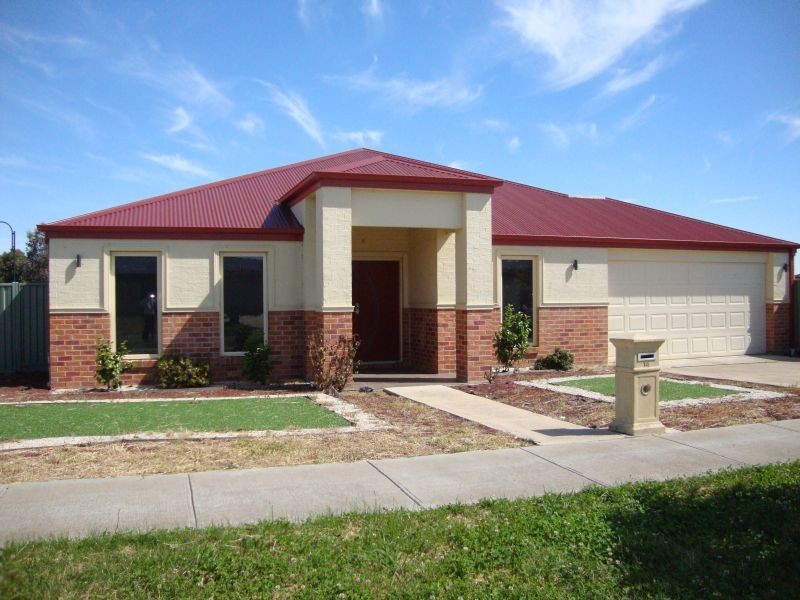 14 Lowry Crescent, Miners Rest VIC 3352