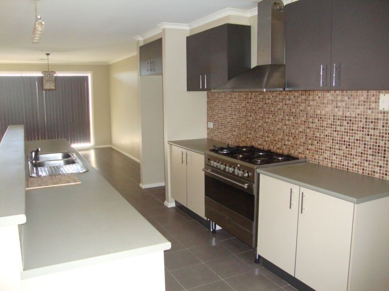 14 Lowry Crescent, Miners Rest VIC 3352