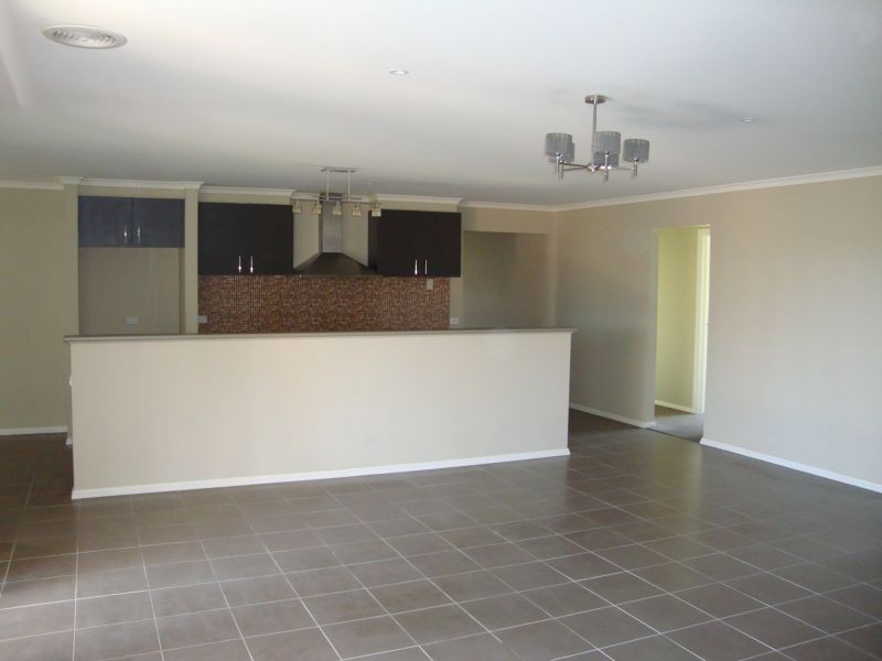 14 Lowry Crescent, Miners Rest VIC 3352