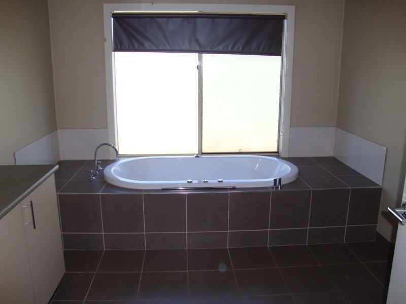 14 Lowry Crescent, Miners Rest VIC 3352