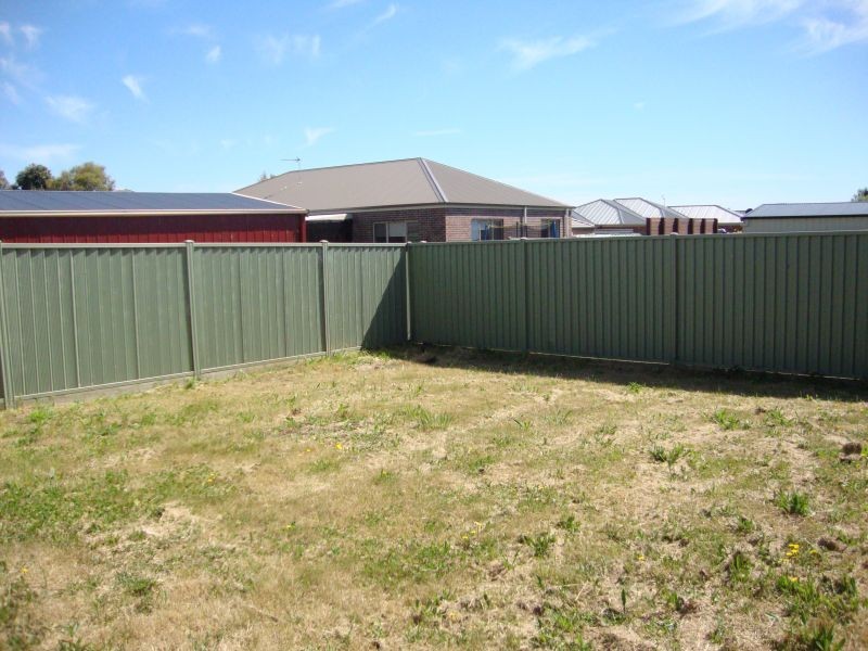 14 Lowry Crescent, Miners Rest VIC 3352