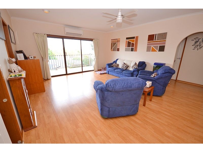 110 Church Street, Learmonth VIC 3352