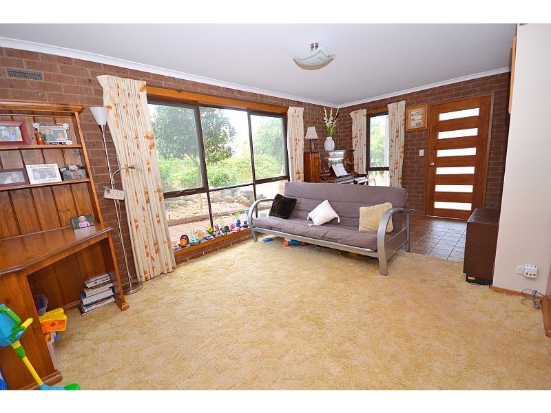 110 Church Street, Learmonth VIC 3352