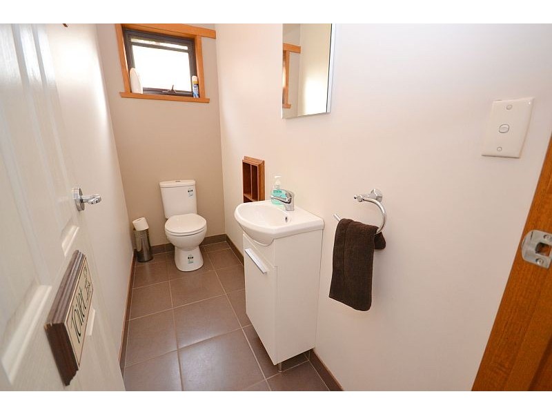 110 Church Street, Learmonth VIC 3352