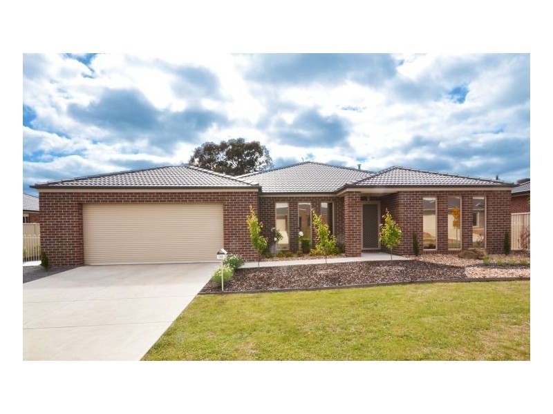 32 Grand Junction Drive, Miners Rest VIC 3352