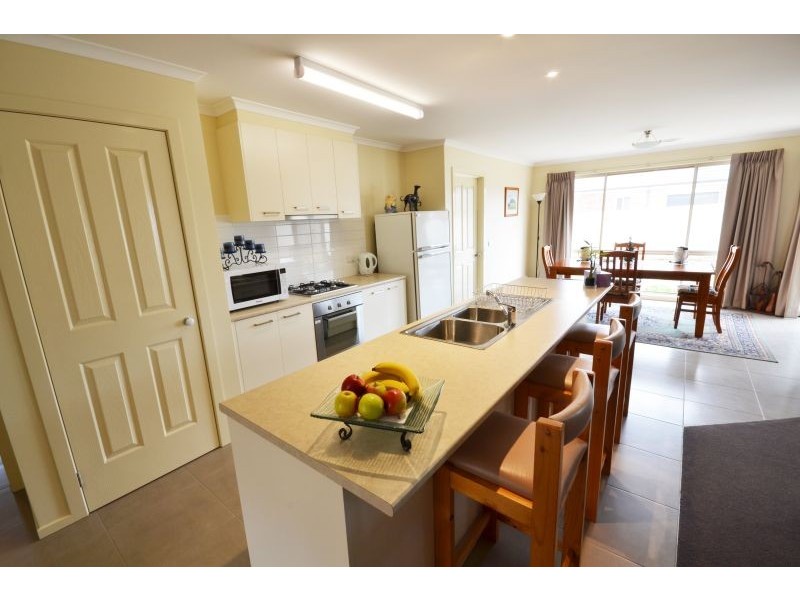 32 Grand Junction Drive, Miners Rest VIC 3352