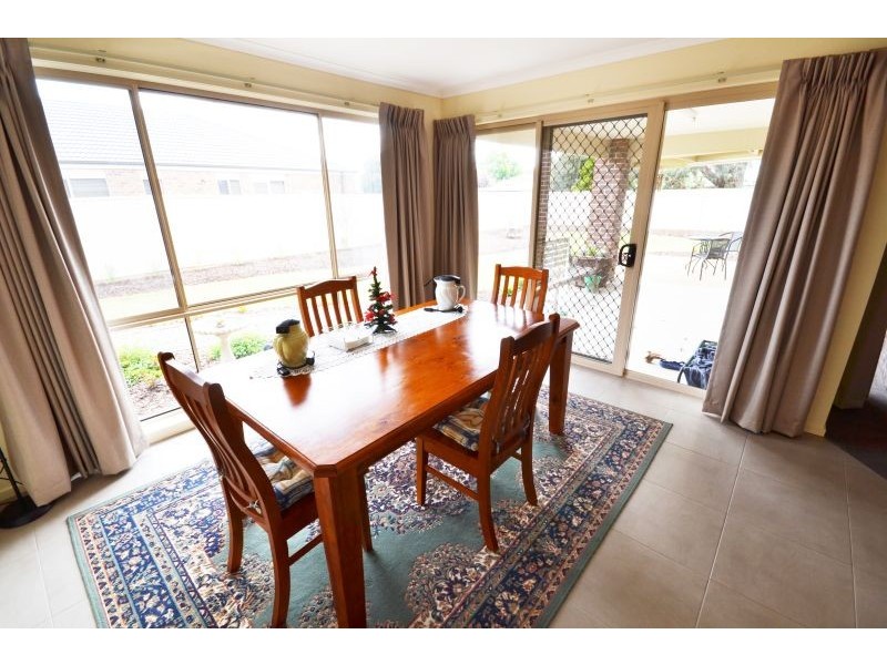 32 Grand Junction Drive, Miners Rest VIC 3352