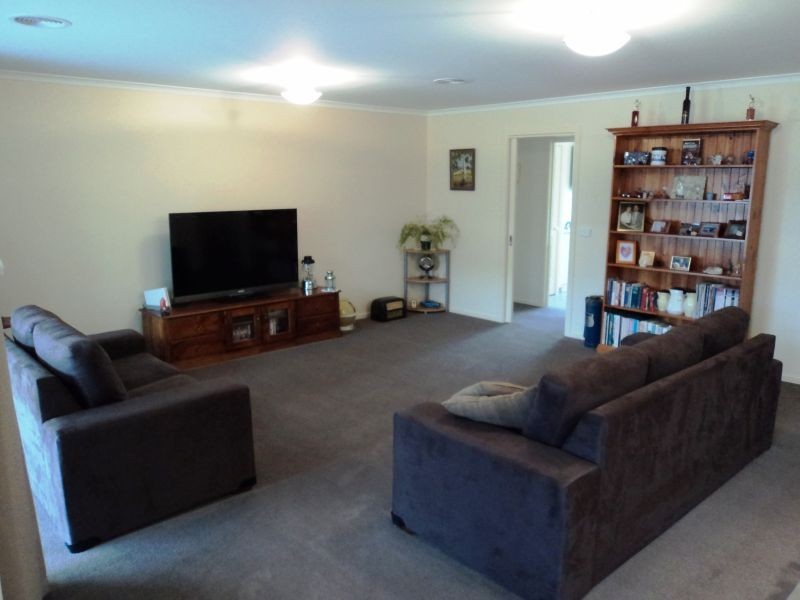 32 Grand Junction Drive, Miners Rest VIC 3352