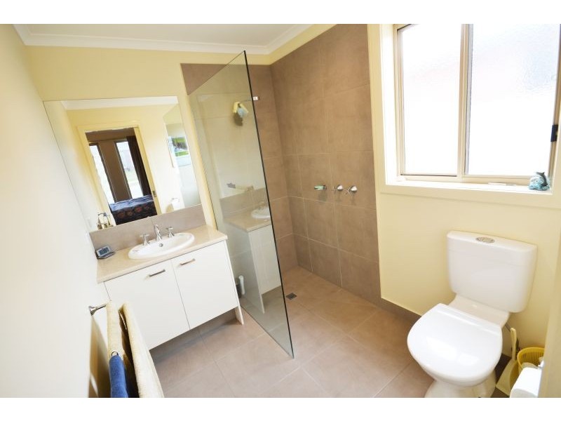 32 Grand Junction Drive, Miners Rest VIC 3352
