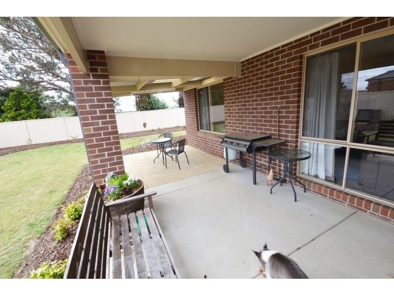 32 Grand Junction Drive, Miners Rest VIC 3352