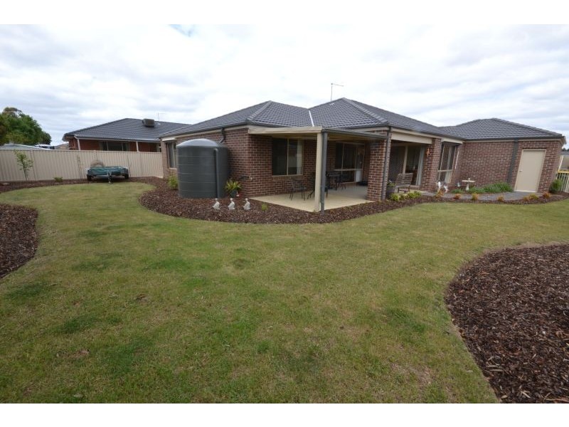 32 Grand Junction Drive, Miners Rest VIC 3352