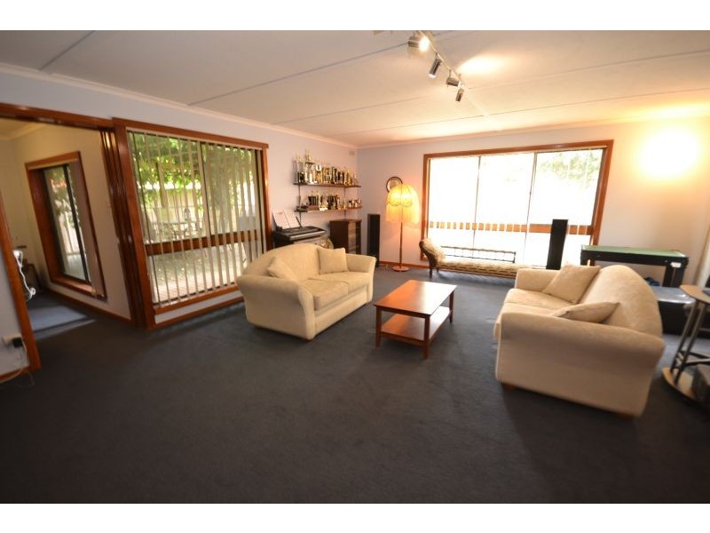93 Grandview Grove, Wendouree VIC 3355
