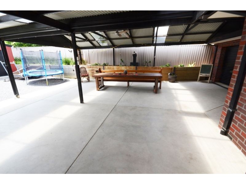 5 McAuley Drive, Brown Hill VIC 3350