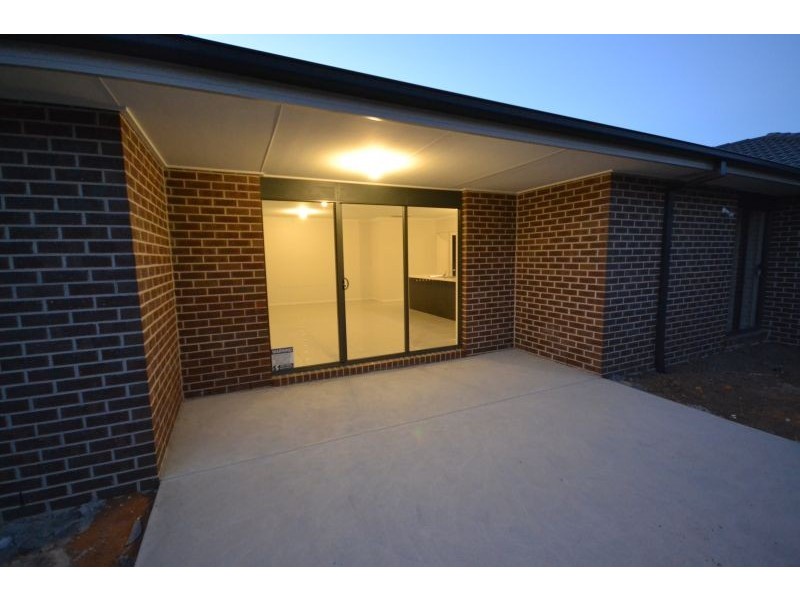 42 Chase Boulevard, Alfredton VIC 3350