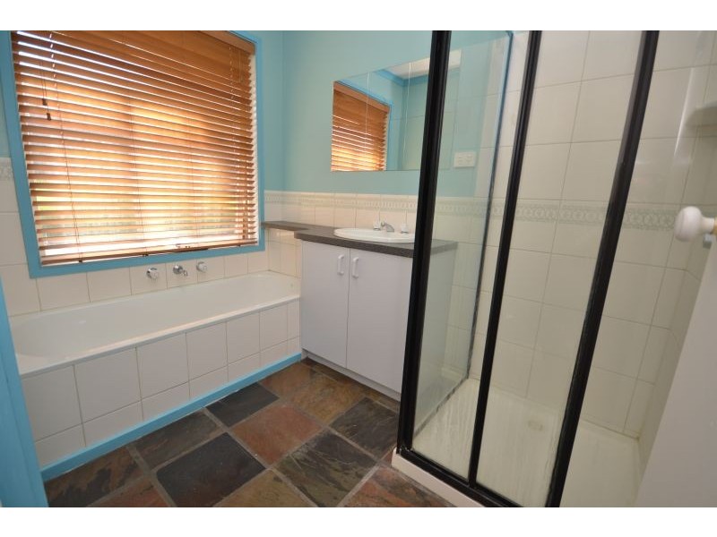 1 Edols Street, Ballan VIC 3342